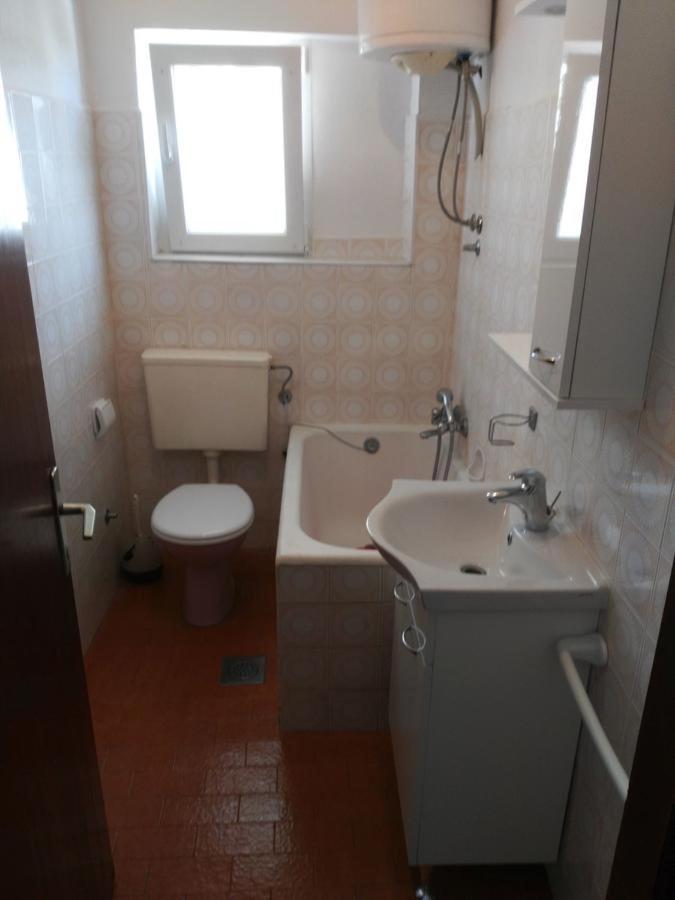Apartmani Karuza Novalja Exterior photo