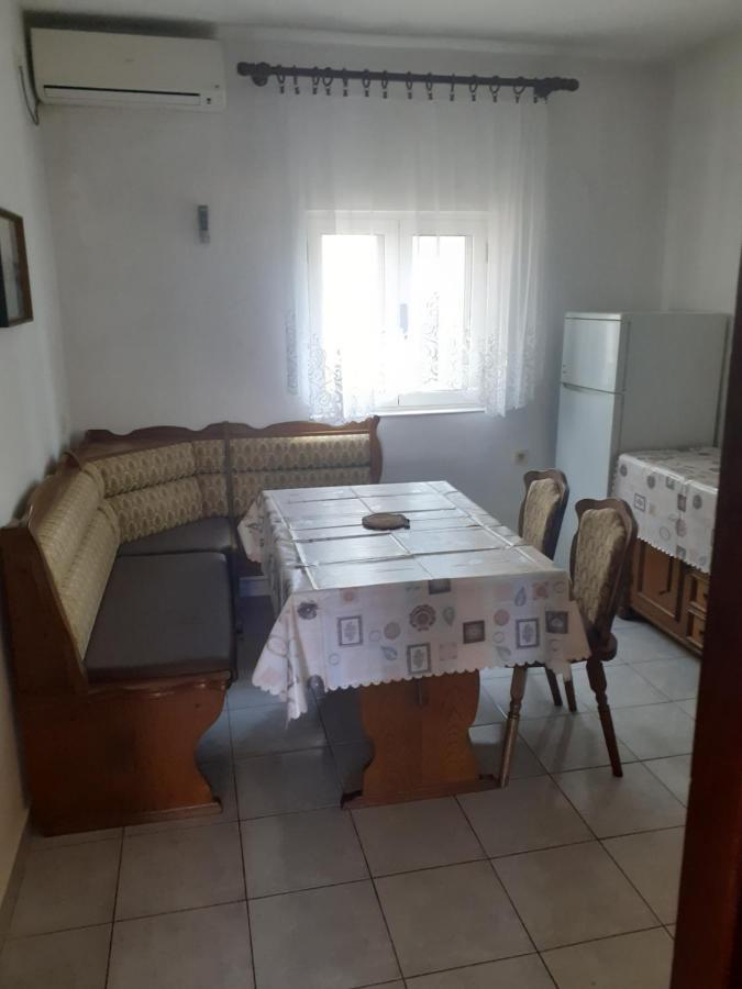 Apartmani Karuza Novalja Exterior photo